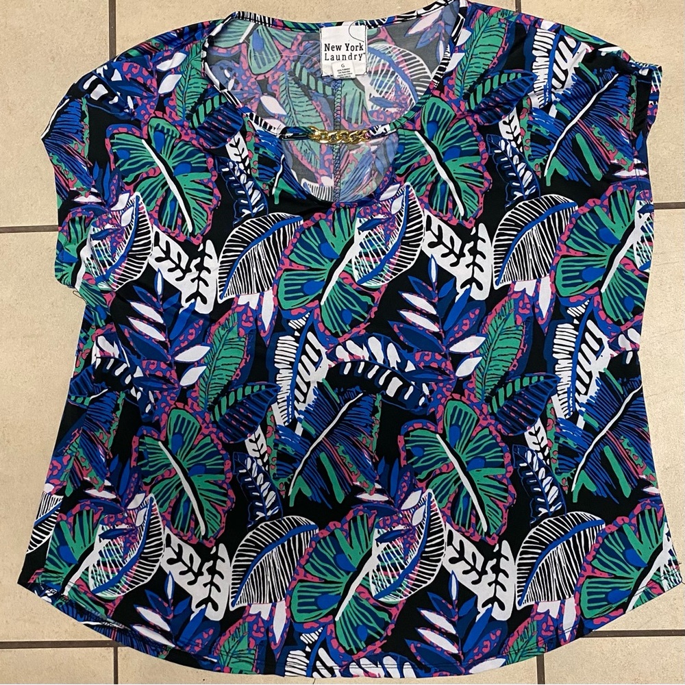 New York Laundry Women’s Tropical Leaf Print Cap Sleeve Top - Black/Green/Blue